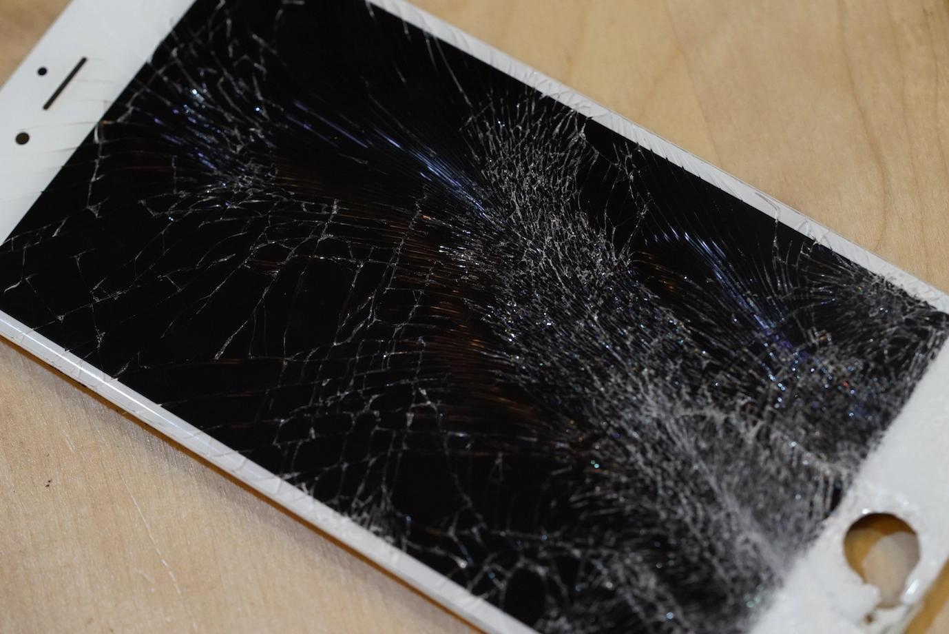 iPhone維修換螢幕,螢幕破裂